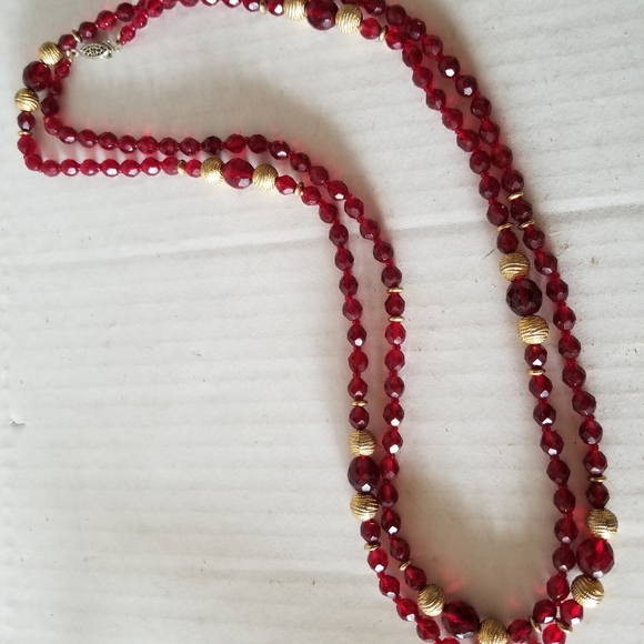 VTG Art Deco CHERRY RED faceted GLASS 60" NECKLACE - Picture 2 of 6